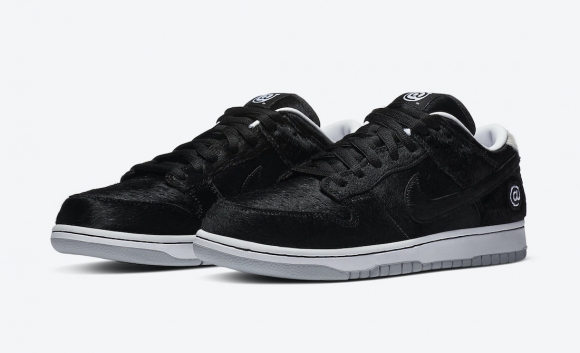 Medicom Toy Nike SB Dunk Low Bearbrick