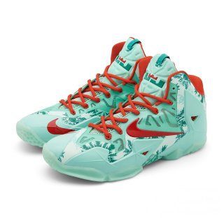 Nike LeBron 11 Christmas